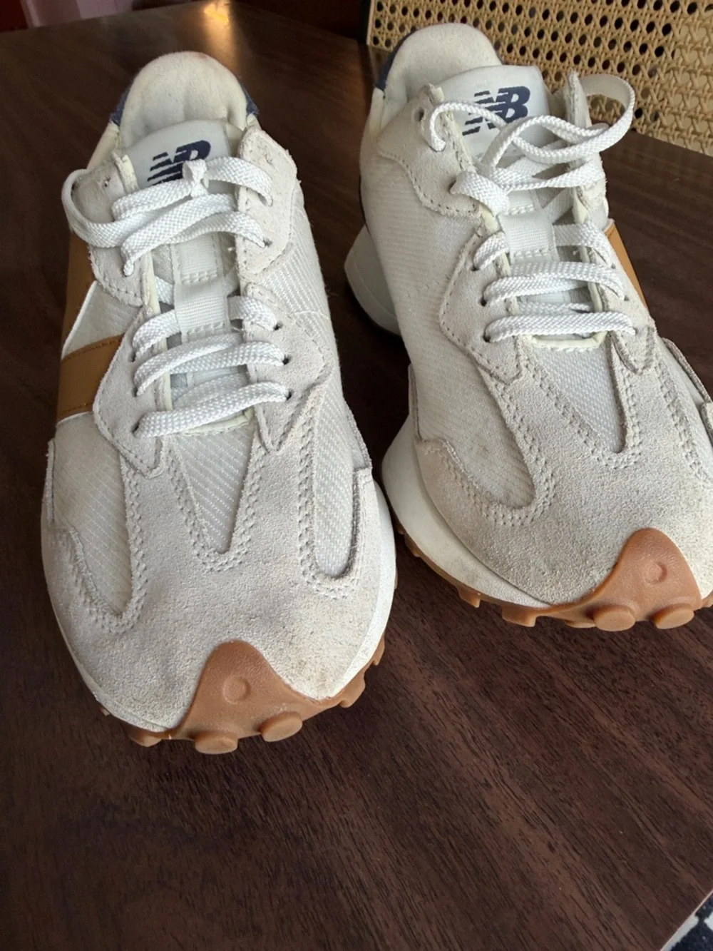 New Balance 327 Women’s size 7 - Picture 9 of 9